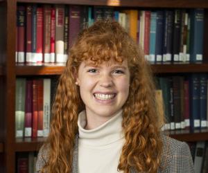 Former International Scholar Elsa Barron
