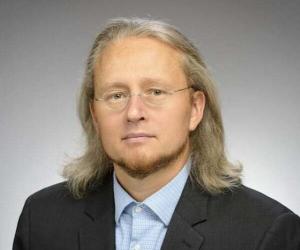 Kellogg Faculty Fellow Roy Scranton
