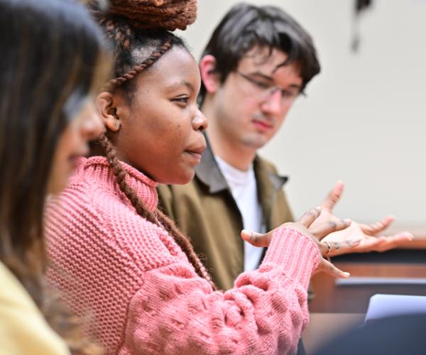 Chizoma Duru participates in a "What is Research" session.