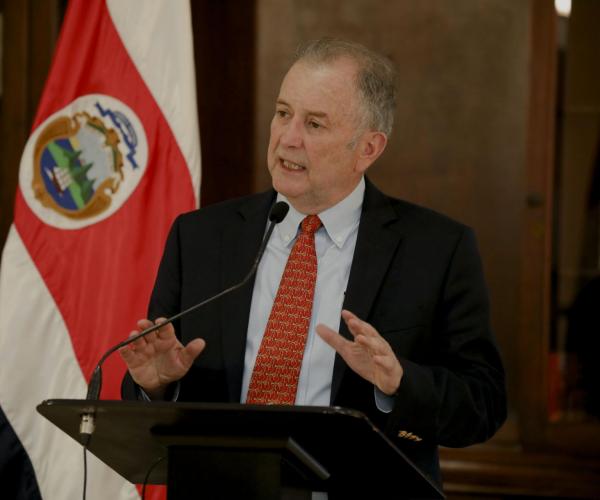 Former Visiting Fellow Ottón Solís