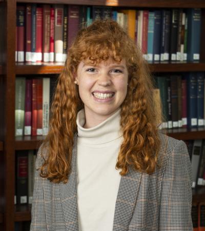 Former International Scholar Elsa Barron